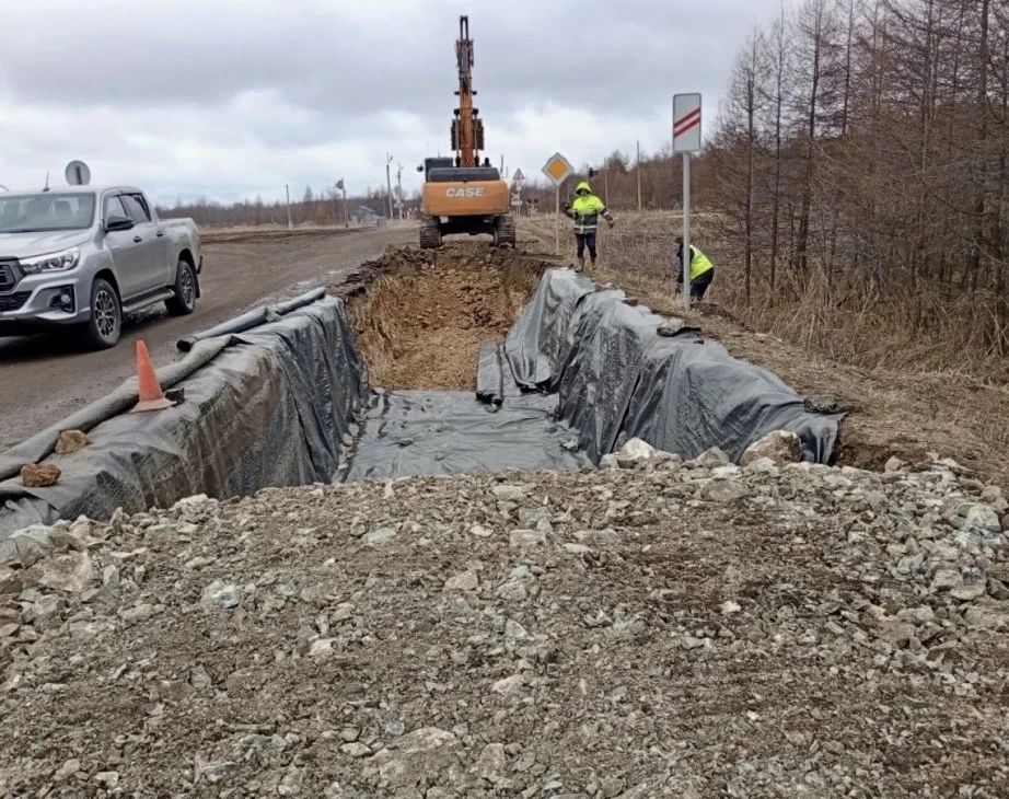В Ванинском районе отремонтируют дорогу к селу Монгохто В Ванинском районе отремонтируют дорогу к селу Монгохто