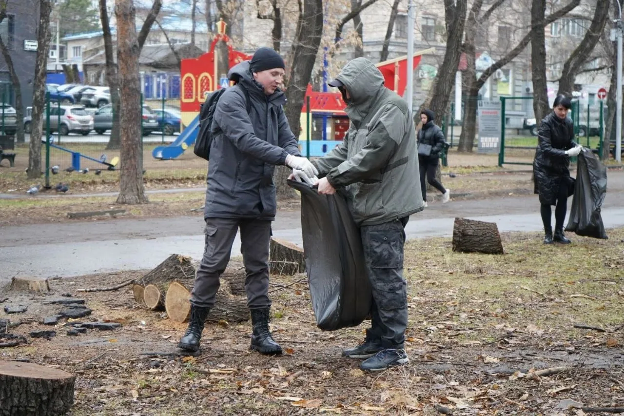 100 тысяч человек вышли на субботник в Хабаровском крае