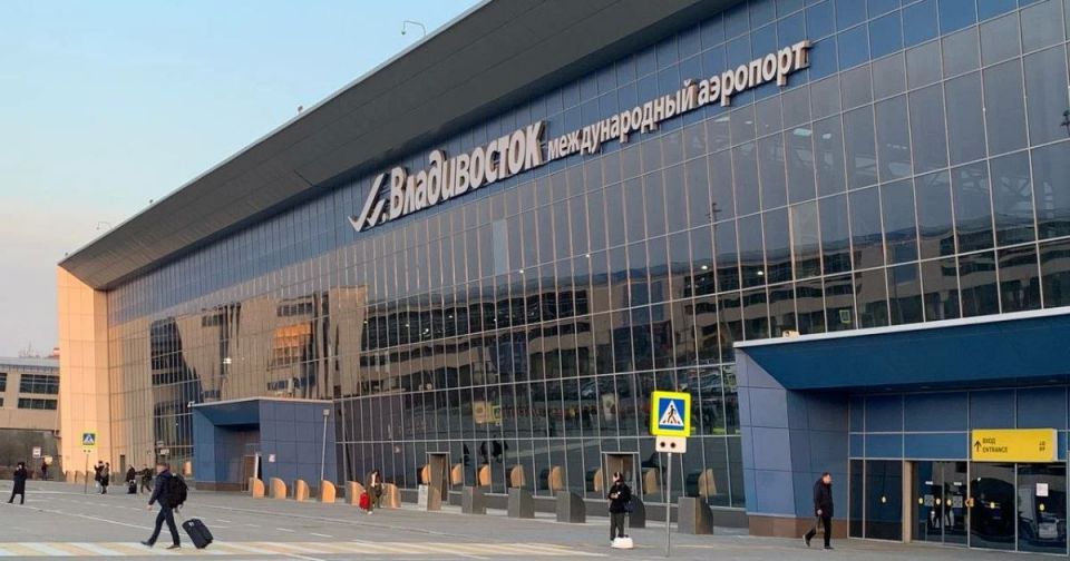 Почти миллион пассажиров перевез аэропорт Владивостока с начала года