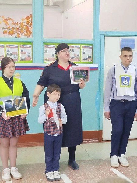 Сотрудники Госавтоинспекции города Комсомольска-на-Амуре провели профилактическое мероприятие «Световозвращатель – ваш защитник на дороге» Сотрудники Госавтоинспекции города Комсомольска-на-Амуре провели профилактическое мероприятие «Световозвращатель – ваш защитник на дороге»