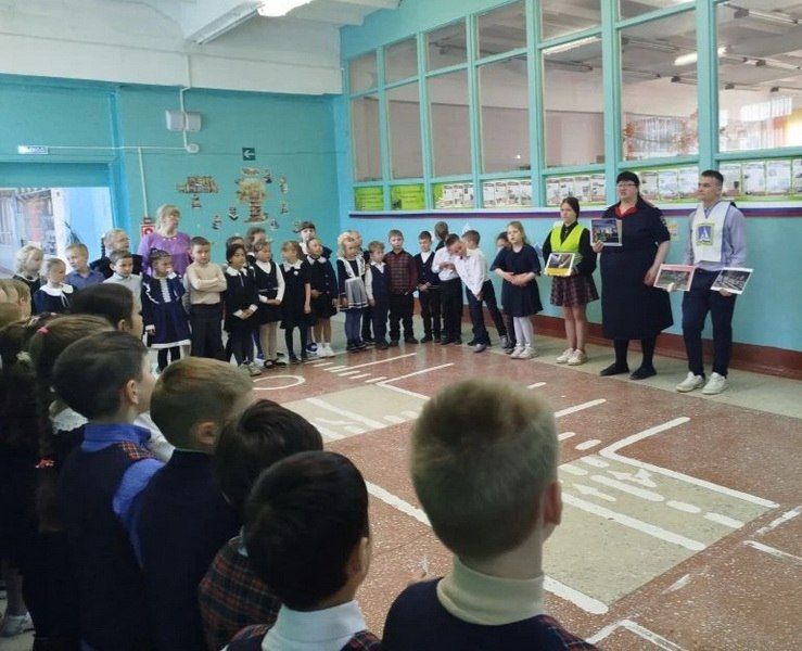 Сотрудники Госавтоинспекции города Комсомольска-на-Амуре провели профилактическое мероприятие «Световозвращатель – ваш защитник на дороге» Сотрудники Госавтоинспекции города Комсомольска-на-Амуре провели профилактическое мероприятие «Световозвращатель – ваш защитник на дороге»