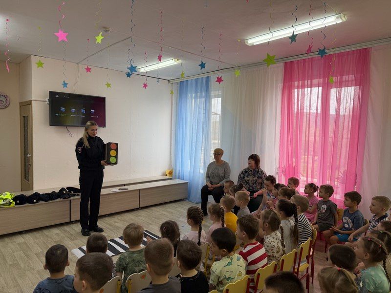 Автоинспекторы Советско-Гаванского района провели профилактическое мероприятие «Маленькие пешеходы» Автоинспекторы Советско-Гаванского района провели профилактическое мероприятие «Маленькие пешеходы»