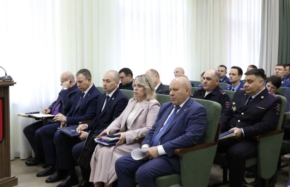 В прокуратуре края состоялось расширенное заседание коллегии В прокуратуре края состоялось расширенное заседание коллегии
