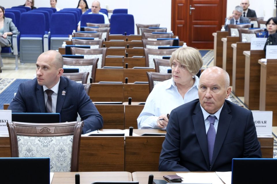 В Законодательной Думе Хабаровского края обновляют избирательное законодательство В Законодательной Думе Хабаровского края обновляют избирательное законодательство