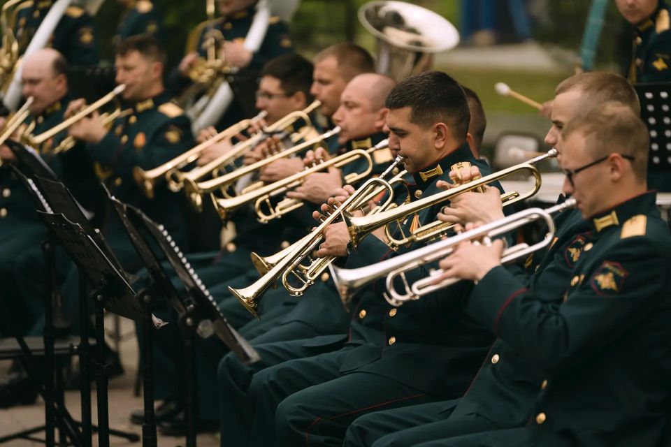 XIV Международный военно-музыкальный фестиваль "Амурские волны" стартует в Хабаровске XIV Международный военно-музыкальный фестиваль "Амурские волны" стартует в Хабаровске