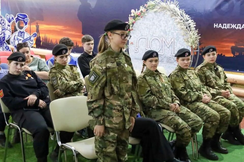 Диалог с Героем. 22 мая в Доме молодёжи Николаевского района Юнармейцы, Волонтёры Победы, кадеты, студенты и активисты Движения Первых встретились с Ярославом Викторовичем Котиком — гвардии младшим лейтенантом и участником... Диалог с Героем. 22 мая в Доме молодёжи Николаевского района Юнармейцы, Волонтёры Победы, кадеты, студенты и активисты Движения Первых встретились с Ярославом Викторовичем Котиком — гвардии младшим лейтенантом и участником...