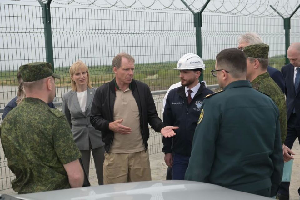 Хабаровский край не просто ставит перед собой серьезные задачи, но и умеет их выполнять.Такую оценку получил регион по итогам выездного заседания Комитета Совета Федерации по экономической политике Хабаровский край не просто ставит перед собой серьезные задачи, но и умеет их выполнять.Такую оценку получил регион по итогам выездного заседания Комитета Совета Федерации по экономической политике