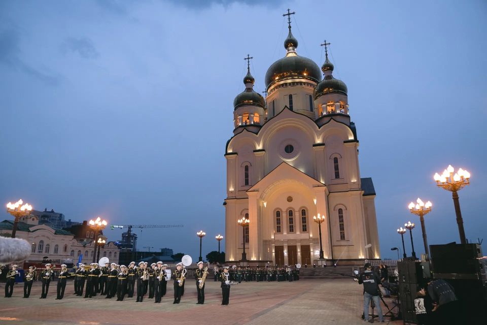 XIV Международный военно-музыкальный фестиваль "Амурские волны" стартует в Хабаровске XIV Международный военно-музыкальный фестиваль "Амурские волны" стартует в Хабаровске