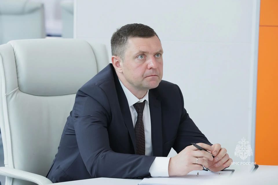 Глава МЧС России Александр Куренков провел еженедельное селекторное совещание Глава МЧС России Александр Куренков провел еженедельное селекторное совещание