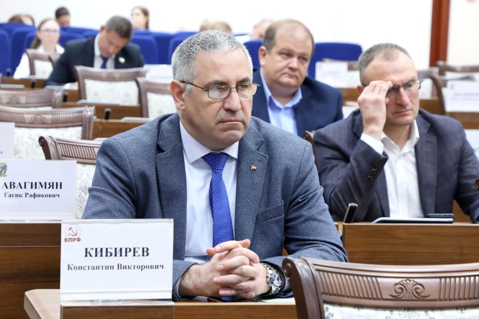 Модернизацию коммунальной инфраструктуры обсудили региональные депутаты Модернизацию коммунальной инфраструктуры обсудили региональные депутаты