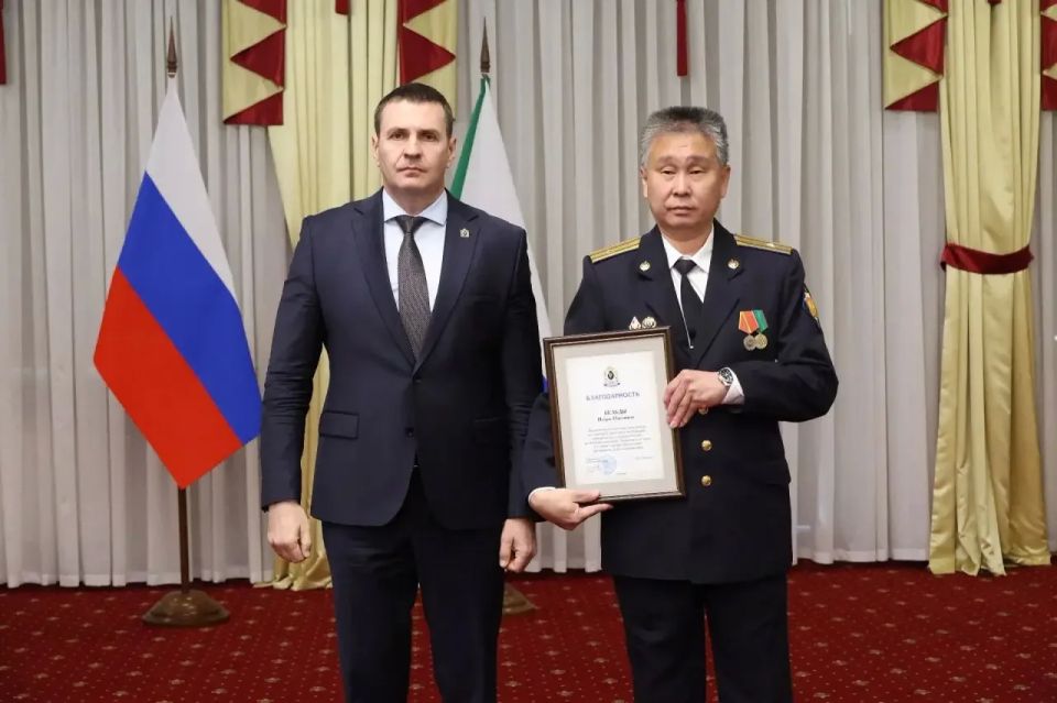 Дмитрий Демешин: Провёл торжественный приём для ветеранов пограничной службы, действующих сотрудников Пограничного управления ФСБ по Хабаровскому краю и ЕАО и Хабаровского пограничного института накануне их профессионального... Дмитрий Демешин: Провёл торжественный приём для ветеранов пограничной службы, действующих сотрудников Пограничного управления ФСБ по Хабаровскому краю и ЕАО и Хабаровского пограничного института накануне их профессионального...