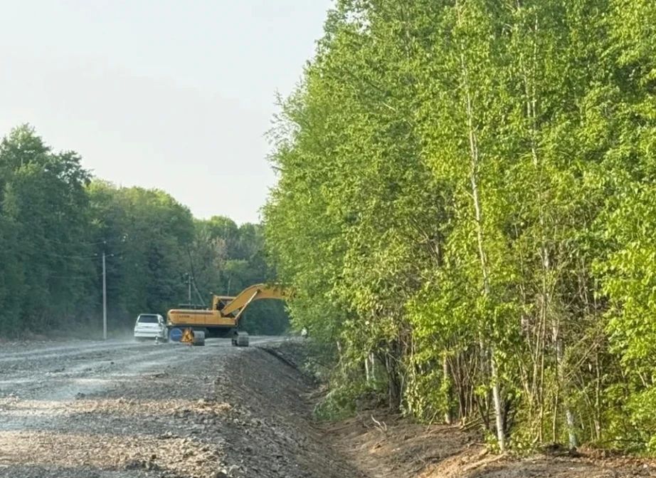Обновление дороги к Петропавловскому монастырю продолжается в Хабаровском районе Обновление дороги к Петропавловскому монастырю продолжается в Хабаровском районе