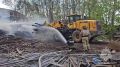 Более семи часов тушили пожар на лесопилке в Биробиджане