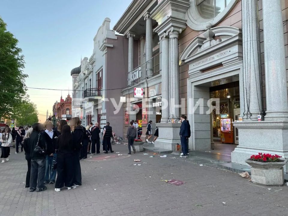 Последний звонок в Хабаровске не обошелся без алкоголя и потасовок Последний звонок в Хабаровске не обошелся без алкоголя и потасовок