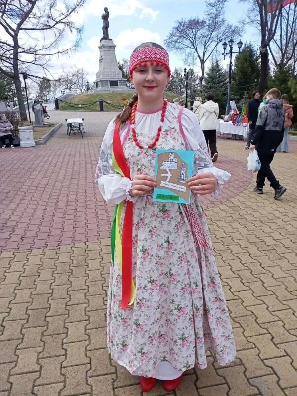 Уважаемые работники библиотек Хабаровского края! Сердечно поздравляем вас с Общероссийским днём библиотек! Уважаемые работники библиотек Хабаровского края! Сердечно поздравляем вас с Общероссийским днём библиотек!