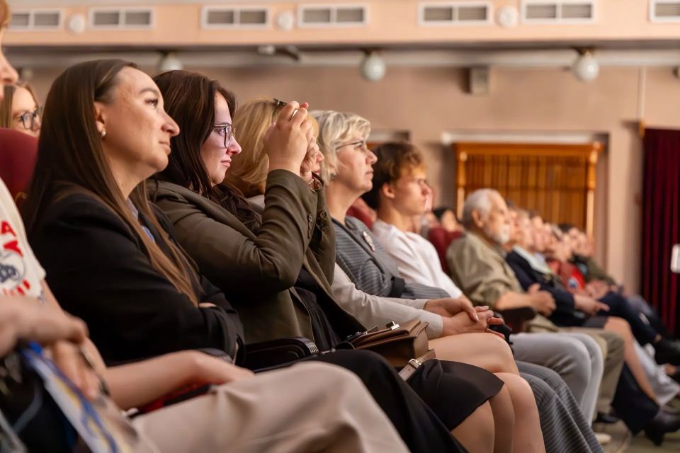 В Хабаровске с успехом открылись гастроли Государственного академического театра имени Моссовета В Хабаровске с успехом открылись гастроли Государственного академического театра имени Моссовета