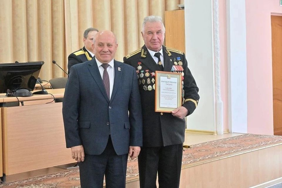 Уважаемые военнослужащие и ветераны Пограничной службы! Уважаемые военнослужащие и ветераны Пограничной службы!