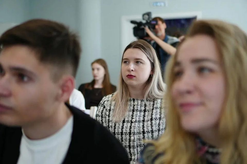В Хабаровске наградили координаторов «Бессмертного полка» В Хабаровске наградили координаторов «Бессмертного полка»