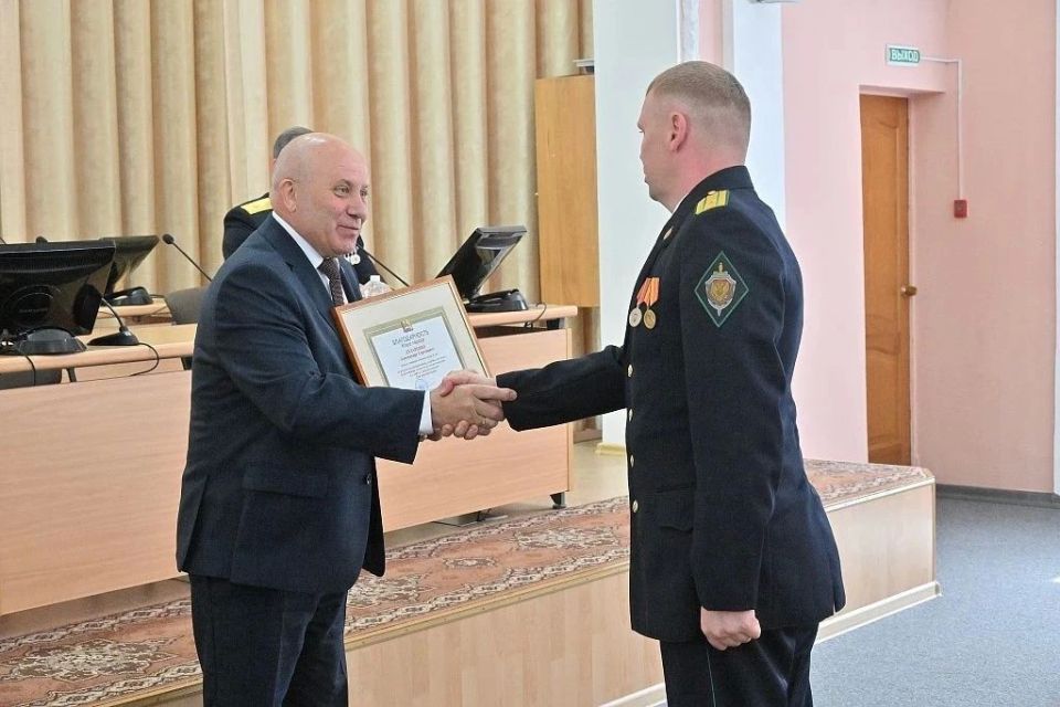 Уважаемые военнослужащие и ветераны Пограничной службы! Уважаемые военнослужащие и ветераны Пограничной службы!