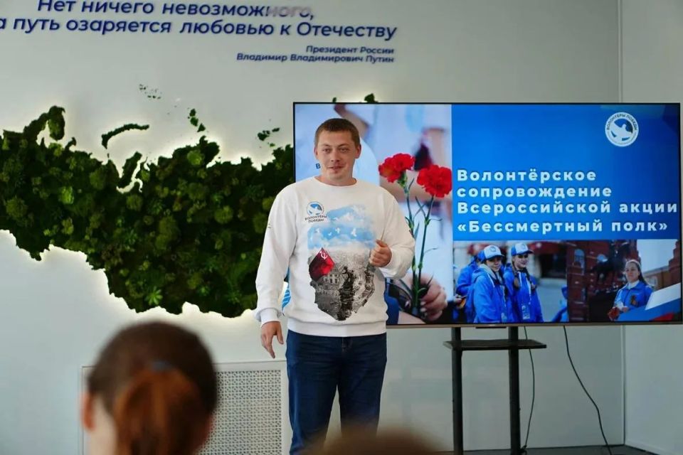 В Хабаровске наградили координаторов «Бессмертного полка» В Хабаровске наградили координаторов «Бессмертного полка»