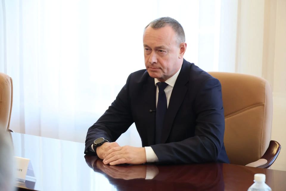 Замглавы Росфинмониторинга Иван Корнев и Губернатор Хабаровского края Дмитрий Демешин провели рабочую встречу Замглавы Росфинмониторинга Иван Корнев и Губернатор Хабаровского края Дмитрий Демешин провели рабочую встречу