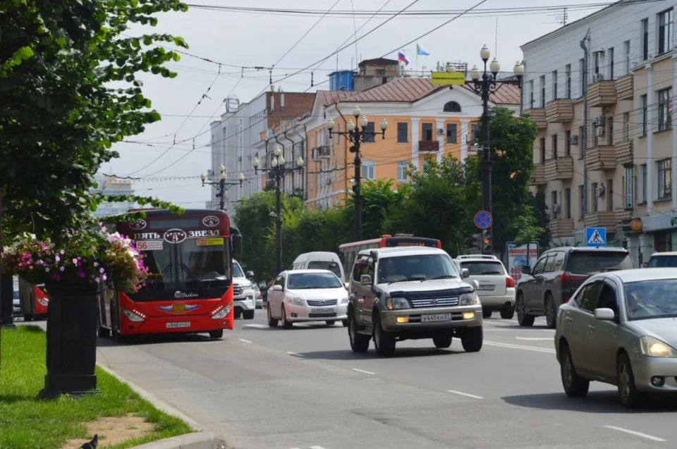 Центр Хабаровска в выходные откроют для машин лишь в отдельные часы