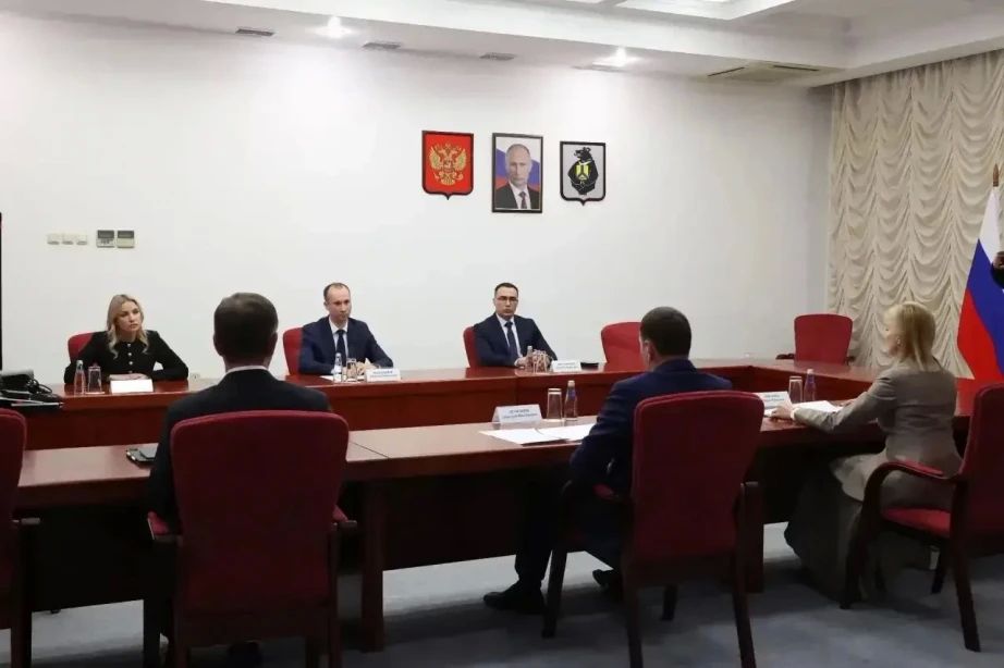 Губернатору региона представили нового руководителя Управления Федеральной антимонопольной службы по Хабаровскому краю Губернатору региона представили нового руководителя Управления Федеральной антимонопольной службы по Хабаровскому краю