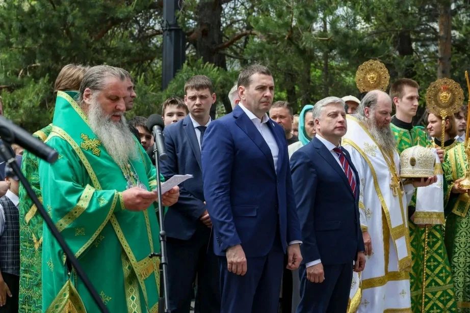 Дмитрий Демешин: «Вера всегда была и остаётся неотъемлемой частью великой России, душой нашего народа!» Дмитрий Демешин: «Вера всегда была и остаётся неотъемлемой частью великой России, душой нашего народа!»