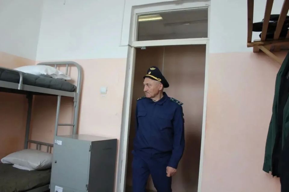 Заместитель прокурора Хабаровского края Сергей Аксаментов проверил пенитенциарные учреждения Амурского района и г. Комсомольска-на-Амуре Заместитель прокурора Хабаровского края Сергей Аксаментов проверил пенитенциарные учреждения Амурского района и г. Комсомольска-на-Амуре