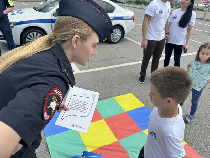 В Хабаровске в День защиты детей госавтоинспекторы провели праздничное мероприятие «Вместе за безопасность дорожного движения» В Хабаровске в День защиты детей госавтоинспекторы провели праздничное мероприятие «Вместе за безопасность дорожного движения»