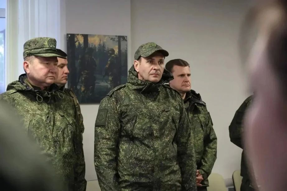 Юрий Трутнев и главы регионов ДФО посетили филиал Центра «ВОИН» в Хабаровском крае Юрий Трутнев и главы регионов ДФО посетили филиал Центра «ВОИН» в Хабаровском крае