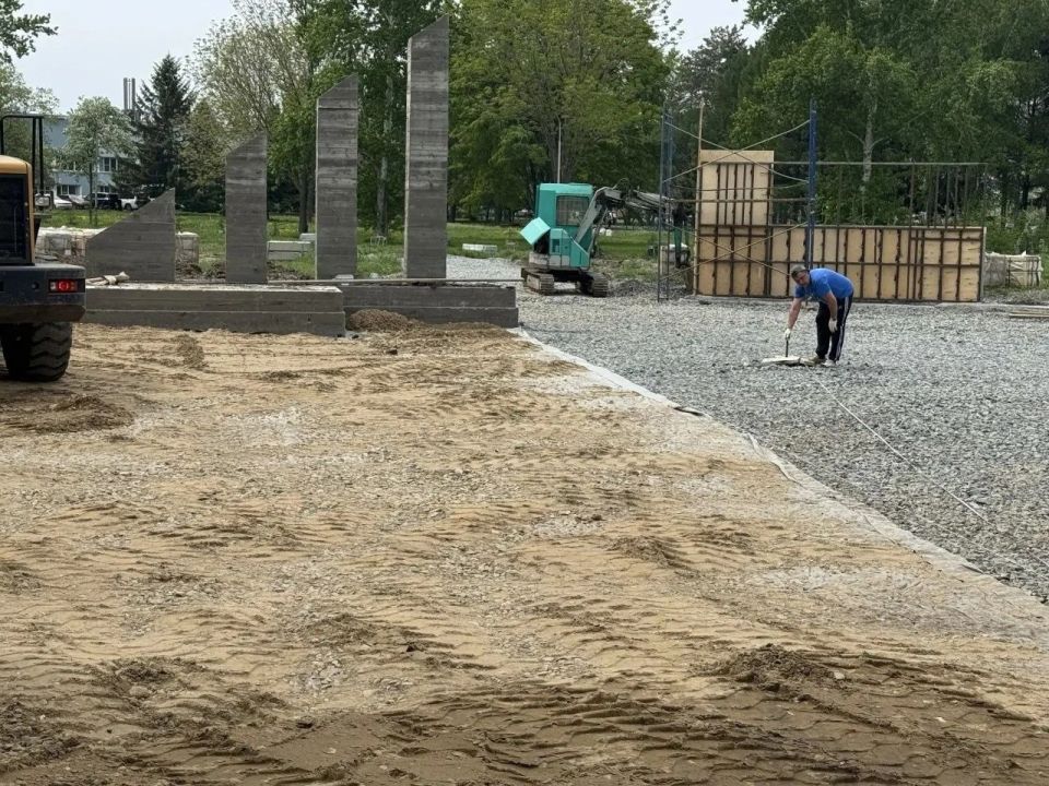 Александр Жорник: В ходе рабочей поездки в Комсомольск-на-Амуре совместно с депутатами городской Думы и руководителем управления дорожной деятельности администрации города проверили ход благоустройства общественных... Александр Жорник: В ходе рабочей поездки в Комсомольск-на-Амуре совместно с депутатами городской Думы и руководителем управления дорожной деятельности администрации города проверили ход благоустройства общественных...