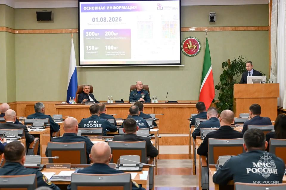 Александр Куренков во время рабочей поездки в Пензенскую область передал новую технику спасателям и наградил личный состав, проявивший отвагу и самоотверженность при исполнении служебных обязанностей Александр Куренков во время рабочей поездки в Пензенскую область передал новую технику спасателям и наградил личный состав, проявивший отвагу и самоотверженность при исполнении служебных обязанностей