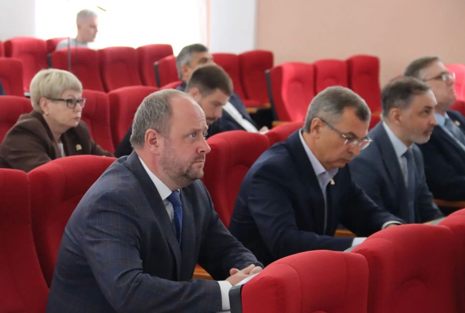 В ходе расширенного аппаратного совещания профильным структурным подразделениям были даны поручения, касающиеся активизации работ по ремонту теплотрасс и водоотведения В ходе расширенного аппаратного совещания профильным структурным подразделениям были даны поручения, касающиеся активизации работ по ремонту теплотрасс и водоотведения
