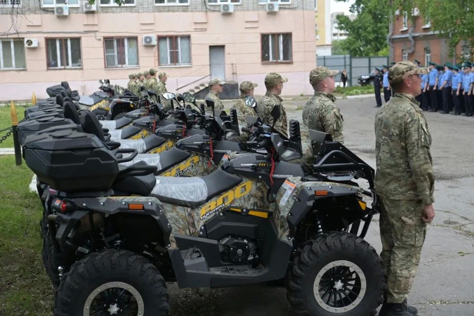 Правительство Хабаровского края передало спецоборудование нескольким ведомствам для нужд СВО Правительство Хабаровского края передало спецоборудование нескольким ведомствам для нужд СВО