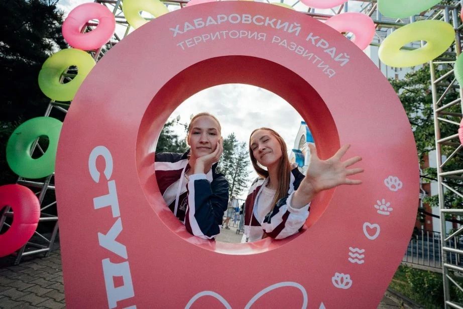 В Хабаровске открылся Всероссийский фестиваль «Российская студенческая весна» В Хабаровске открылся Всероссийский фестиваль «Российская студенческая весна»