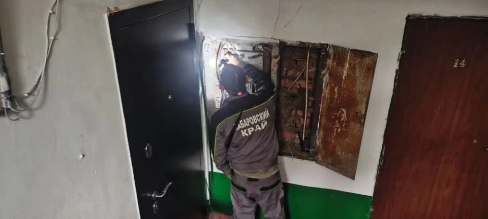 Аварийно-восстановительная бригада Хабаровского края продолжает работу на территории г. Дебальцево Аварийно-восстановительная бригада Хабаровского края продолжает работу на территории г. Дебальцево