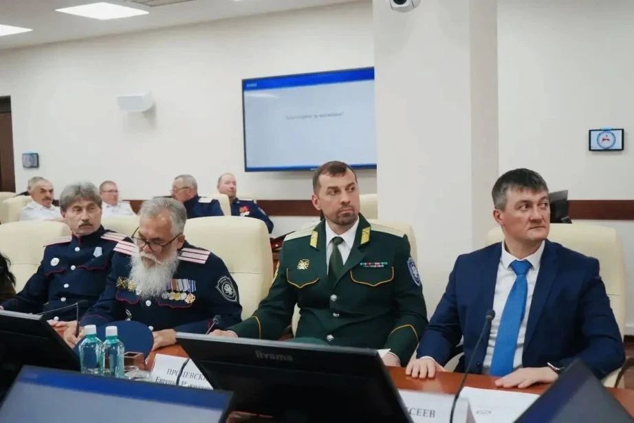 Врио атамана Уссурийского казачьего войска Евгению Процевскому присвоен чин «казачий полковник» Врио атамана Уссурийского казачьего войска Евгению Процевскому присвоен чин «казачий полковник»