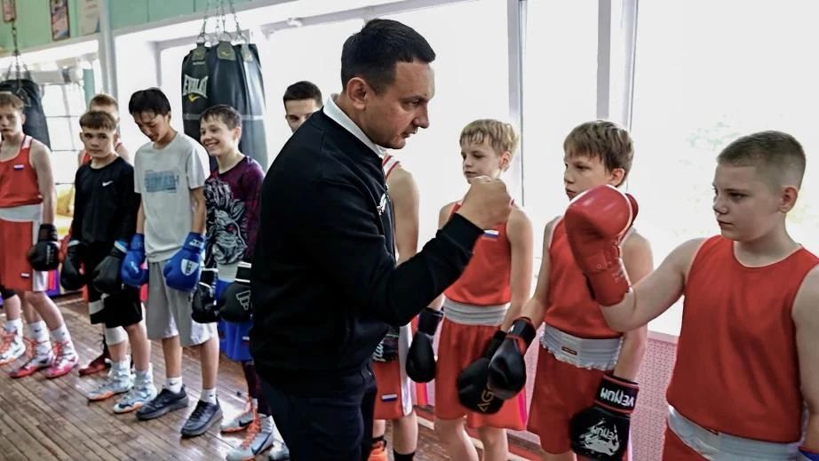 Максим Иванов: «Встреча с сильными спортсменами может дать молодежи настоящий стимул двигаться дальше» Максим Иванов: «Встреча с сильными спортсменами может дать молодежи настоящий стимул двигаться дальше»