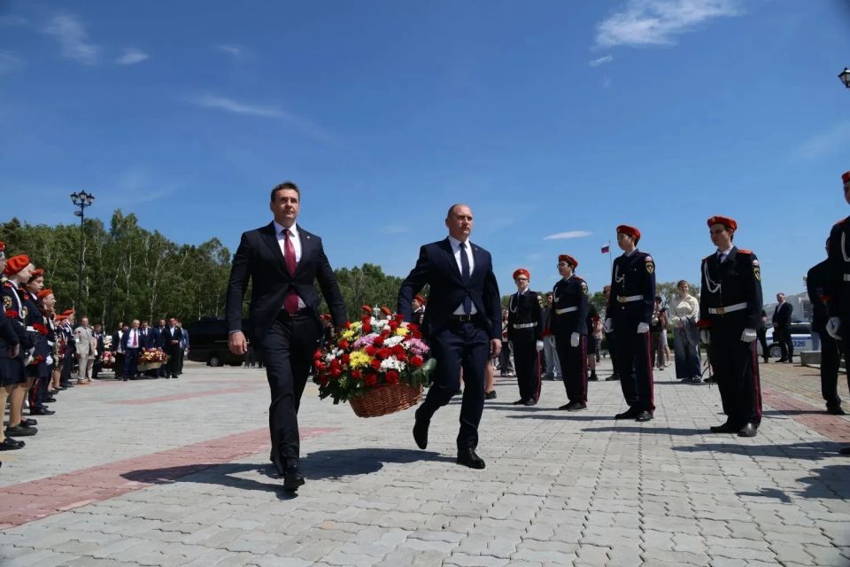 Дмитрий Демешин: День России встречаем в вечно юном Комсомольске-на-Амуре Дмитрий Демешин: День России встречаем в вечно юном Комсомольске-на-Амуре
