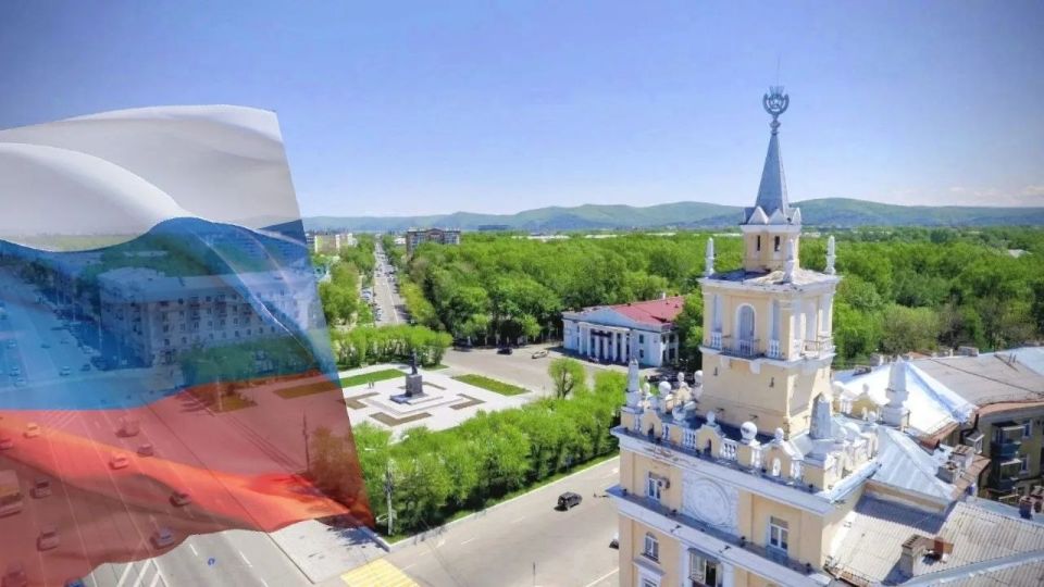 Александр Жорник: Дорогие земляки, уважаемые комсомольчане! От всей души поздравляю вас с Днём города Комсомольска-на-Амуре и Днём России! Эти праздники неразрывно связаны между собой, ведь история города Юности является...