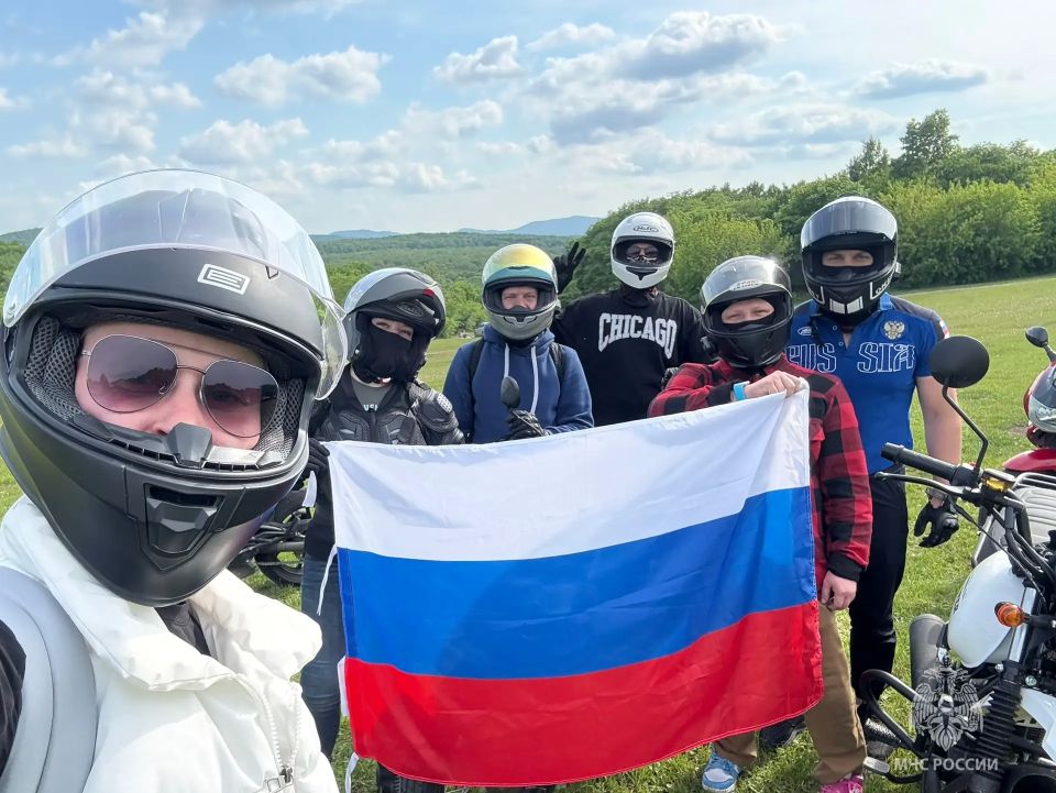 Мотопробег единства: патриотический заезд в честь Дня России Мотопробег единства: патриотический заезд в честь Дня России