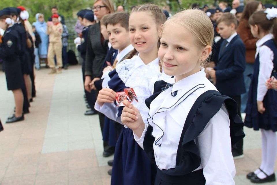 «Юнармия» – школа жизни, в которой учат быть надежными товарищами, ставить цели и добиваться их. Здесь уважают историю и традиции нашей страны «Юнармия» – школа жизни, в которой учат быть надежными товарищами, ставить цели и добиваться их. Здесь уважают историю и традиции нашей страны