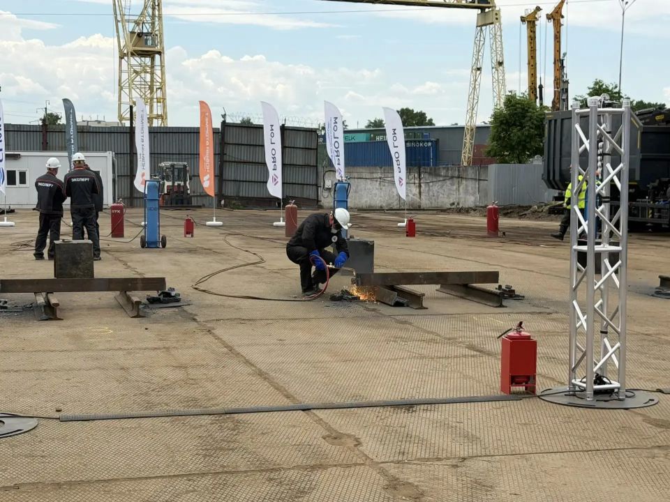 В Хабаровском крае прошел региональный этап Всероссийского конкурса профессионального мастерства «Лучший по профессии» В Хабаровском крае прошел региональный этап Всероссийского конкурса профессионального мастерства «Лучший по профессии»