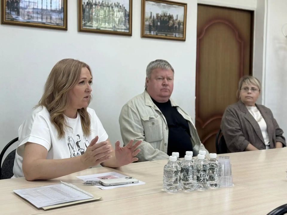 11 июня на площадке краевой Общественной палаты состоялось первое заседание седьмого состава общественной наблюдательной комиссии Хабаровского края 11 июня на площадке краевой Общественной палаты состоялось первое заседание седьмого состава общественной наблюдательной комиссии Хабаровского края