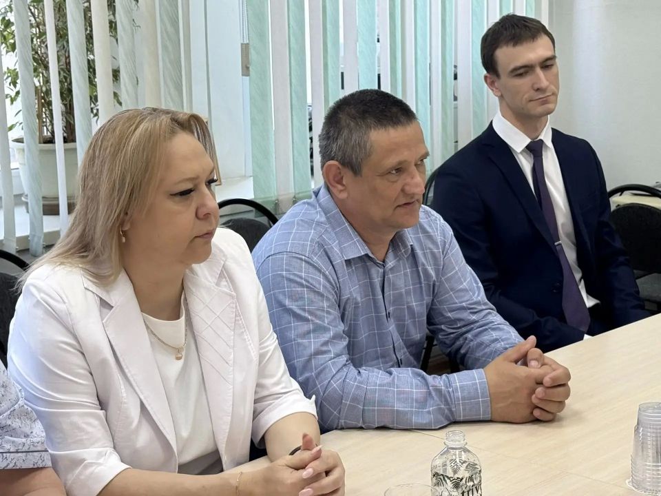 11 июня на площадке краевой Общественной палаты состоялось первое заседание седьмого состава общественной наблюдательной комиссии Хабаровского края 11 июня на площадке краевой Общественной палаты состоялось первое заседание седьмого состава общественной наблюдательной комиссии Хабаровского края