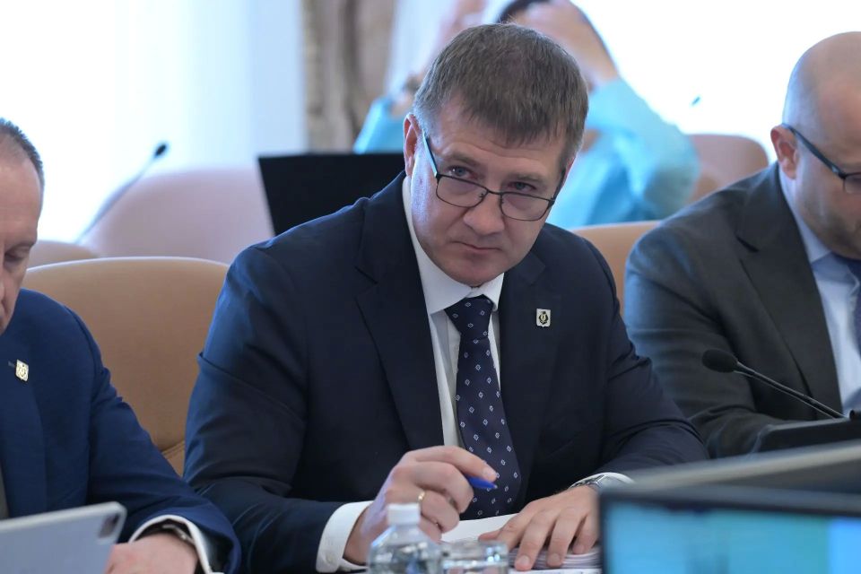 Дмитрий Демешин: На заседании президиума правительства края поставил задачу министру экономического развития: в следующем году Хабаровский край должен войти в топ-10 субъектов РФ по инвестиционному климату Дмитрий Демешин: На заседании президиума правительства края поставил задачу министру экономического развития: в следующем году Хабаровский край должен войти в топ-10 субъектов РФ по инвестиционному климату