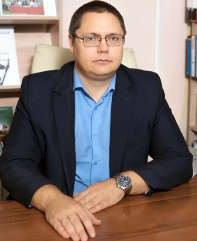 Три директора школ Хабаровского края продолжают борьбу за звание лучшего руководителя страны Три директора школ Хабаровского края продолжают борьбу за звание лучшего руководителя страны