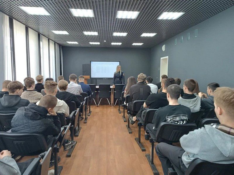 В Ванинском районе прошла встреча сотрудников Госавтоинспекции с учащимися колледжа В Ванинском районе прошла встреча сотрудников Госавтоинспекции с учащимися колледжа