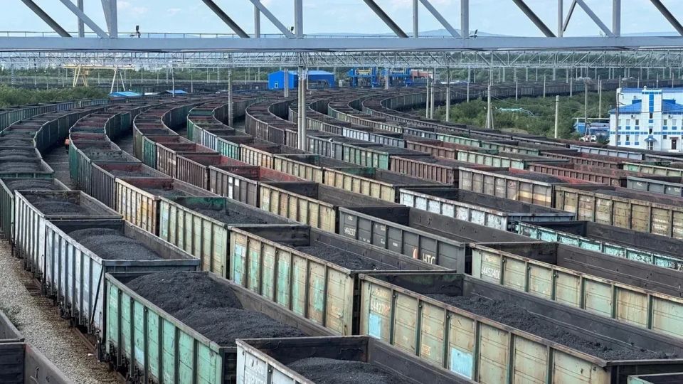 Дмитрий Демешин: Терминал «Остерра» в Ванино за пять месяцев увеличил грузооборот до 9,7 млн тонн угля Дмитрий Демешин: Терминал «Остерра» в Ванино за пять месяцев увеличил грузооборот до 9,7 млн тонн угля